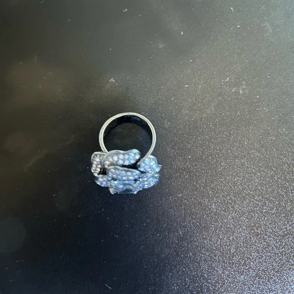 Flower ring - Picture 2 of 2